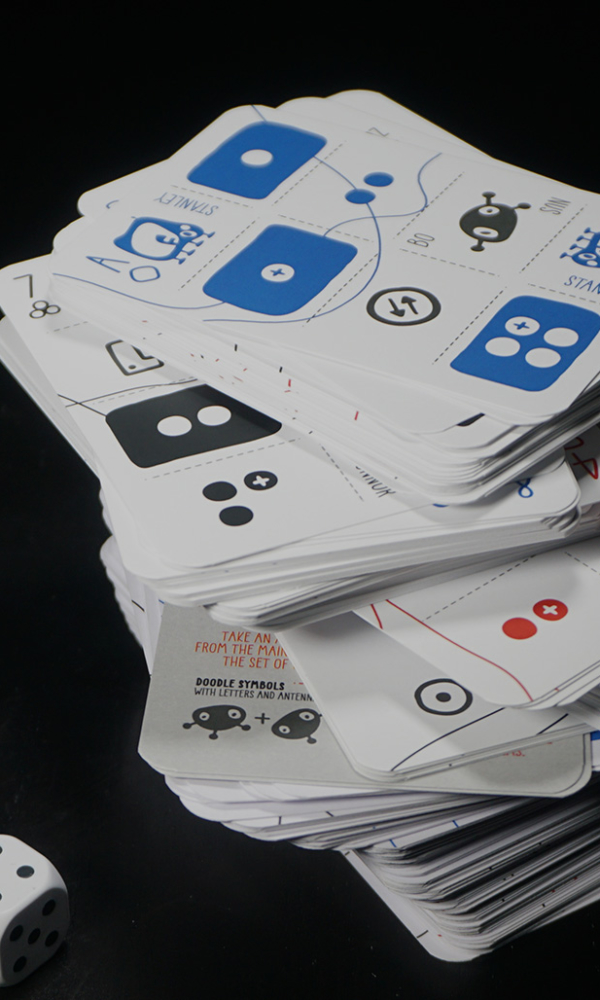 Logic and strategy card games. Feed the Doodles and Sixoo. Card games